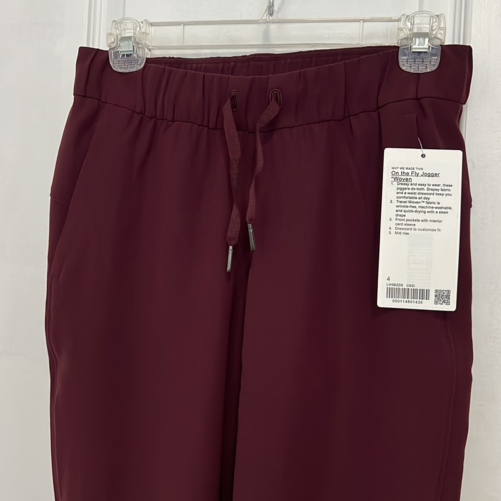 NWT! Lulu lemon On The Fly Joggers 28” Woven Cassis Maroon size 4 - Picture 8 of 12